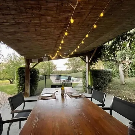 Vakantiehuis Modern With Swimming Pool *
